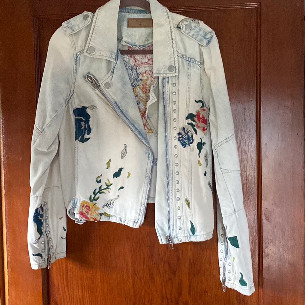 Embroidered jean jacked, blanknyc. Size large
